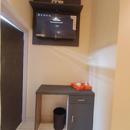 Hotel Powai Residency Мумбай Екстериор снимка