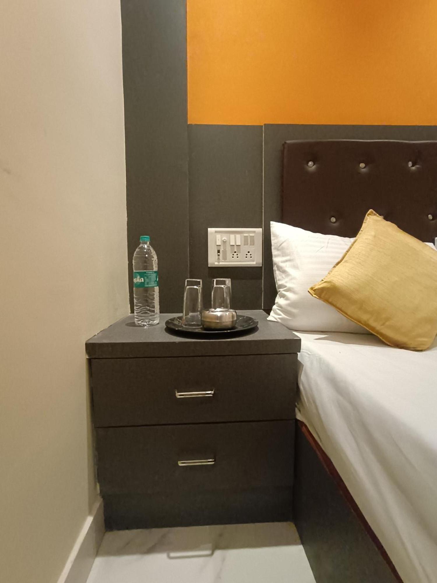 Hotel Powai Residency Мумбай Екстериор снимка